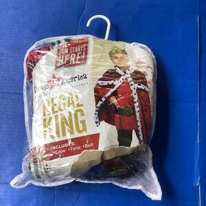 Dress Up America Regal King 4 piece Costume for Kids - size M (8-10)